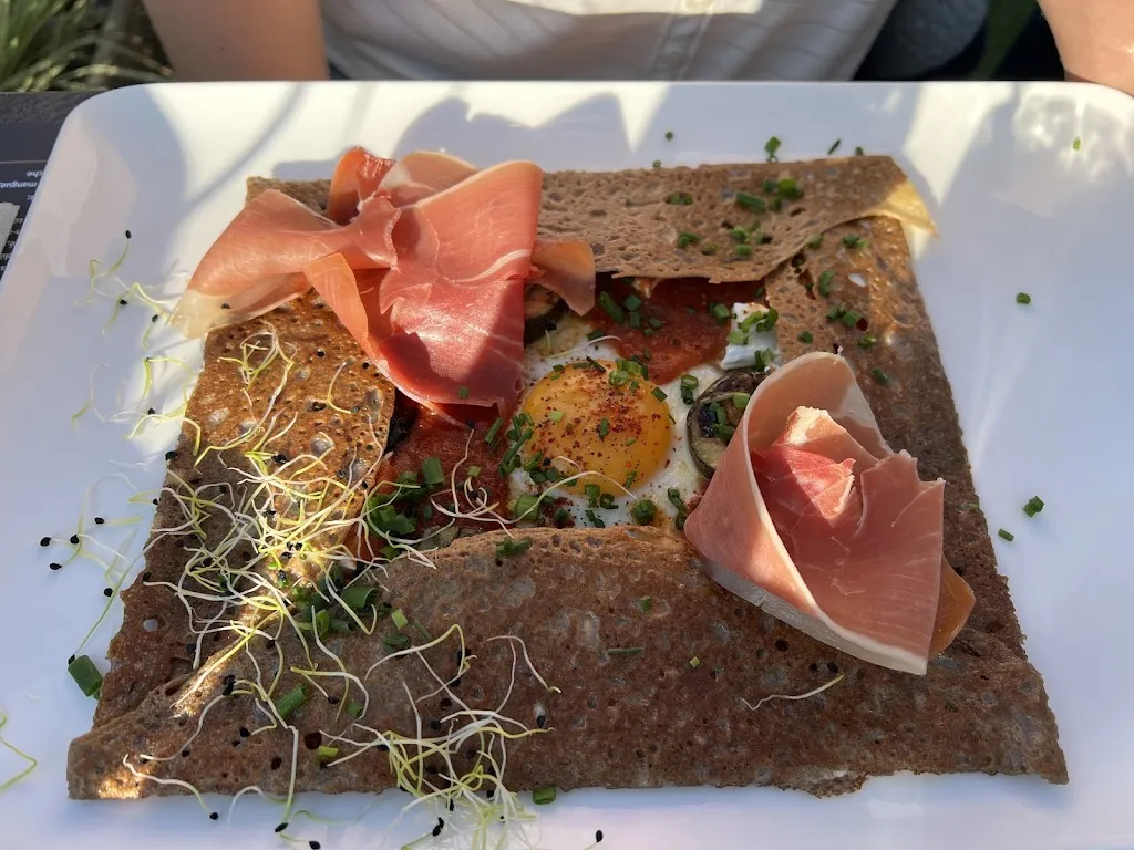 Ziboud Van Veldhoven_L'escale_Richardais_review