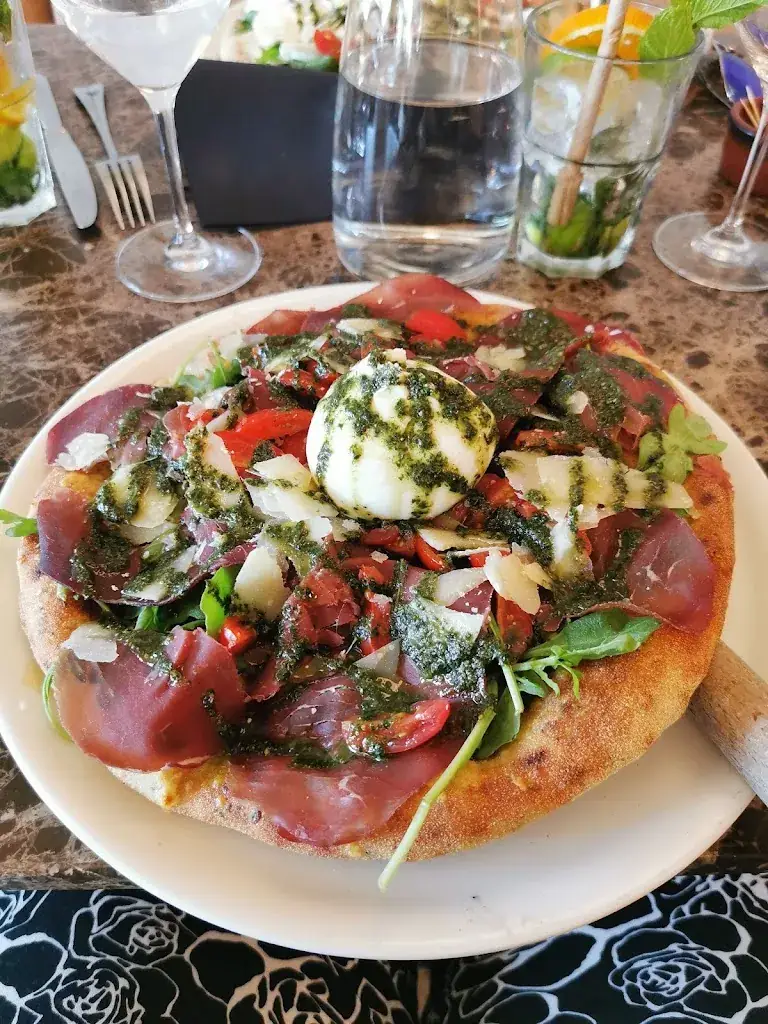 Emma McCaw_La Strada_Richardais_review