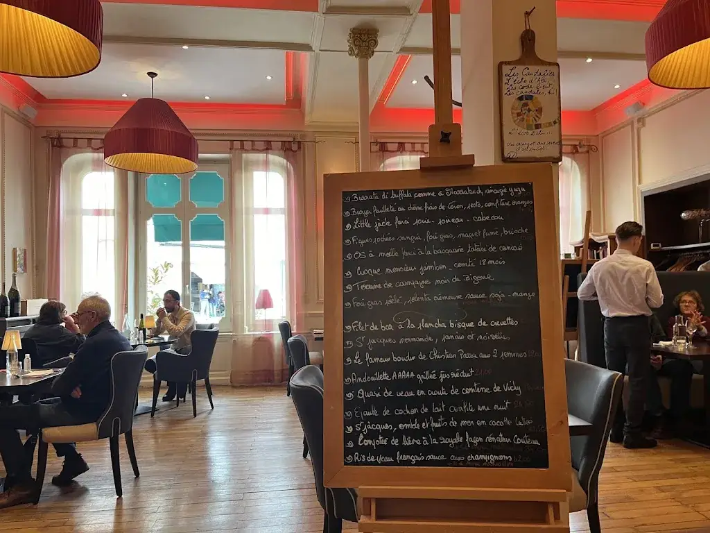 Fan Xin_Les Caudalies_Vichy_reseña