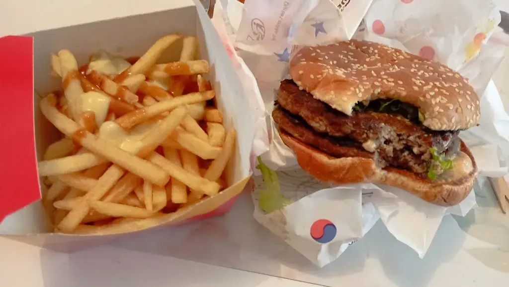 McDonald's_Guerche-de-Bretagne_slider_image_2