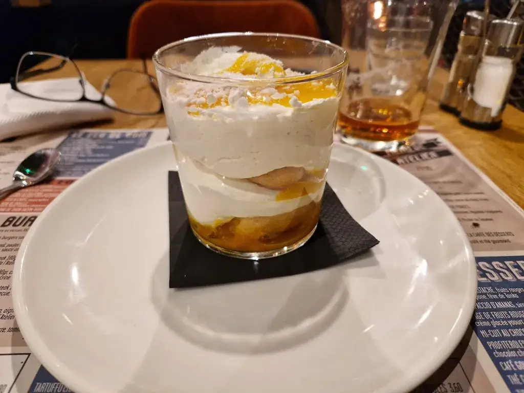 Jean-Luc Godard_Brasserie l'Atelier_Mézière_review