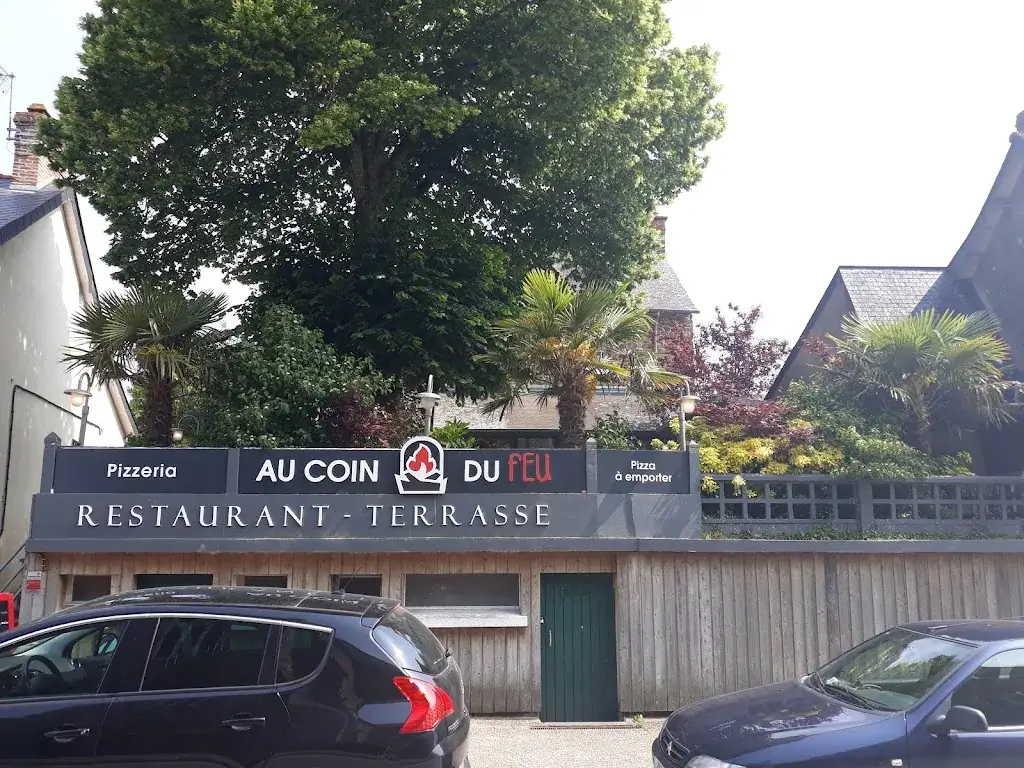 Au Coin Du Feu restaurant in Mézière