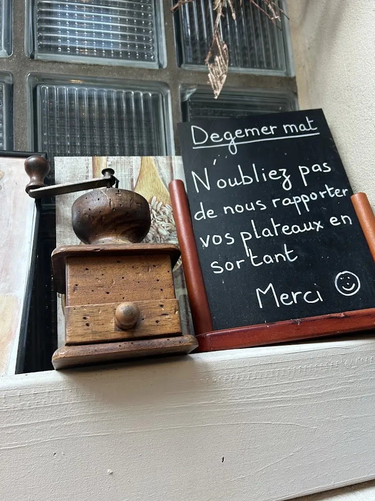 Delphine Bousqui_Aux P'tits Couverts_Landerneau_review