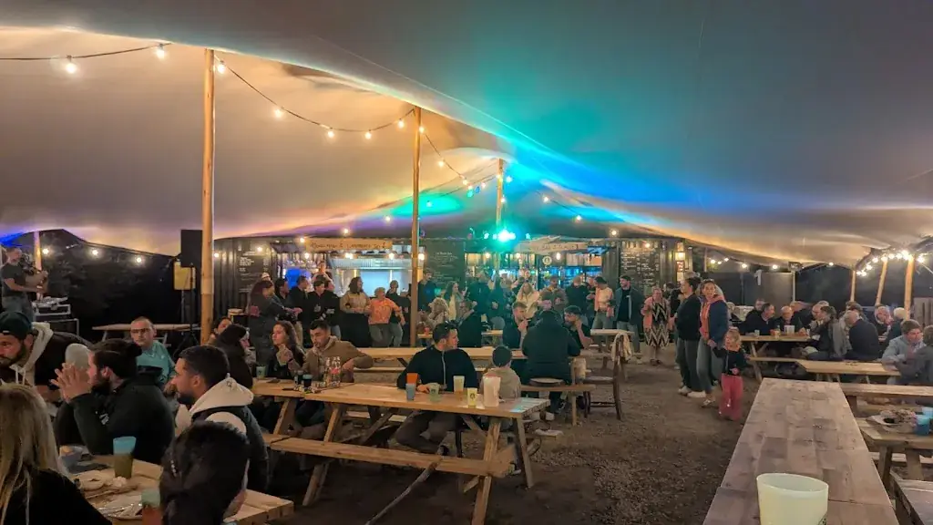 La Blanche Hermine - Guinguette restaurant in Landunvez