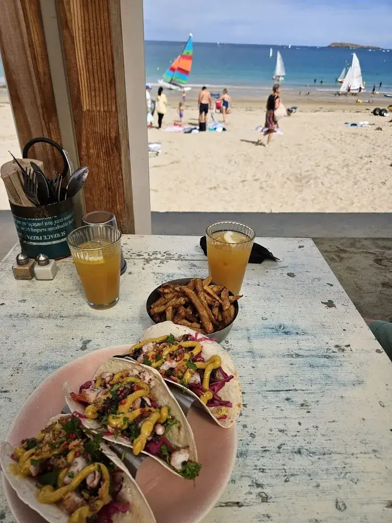 Hugh Goes There_Kalypso La Cabane_Lancieux_review