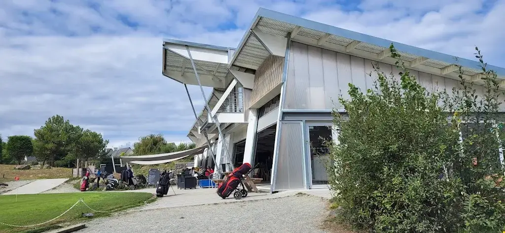 Dominique Messian_Les Terrasses du golf_Lancieux_review