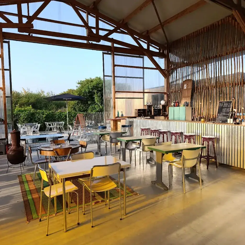 Les Terrasses du golf restaurant in Lancieux