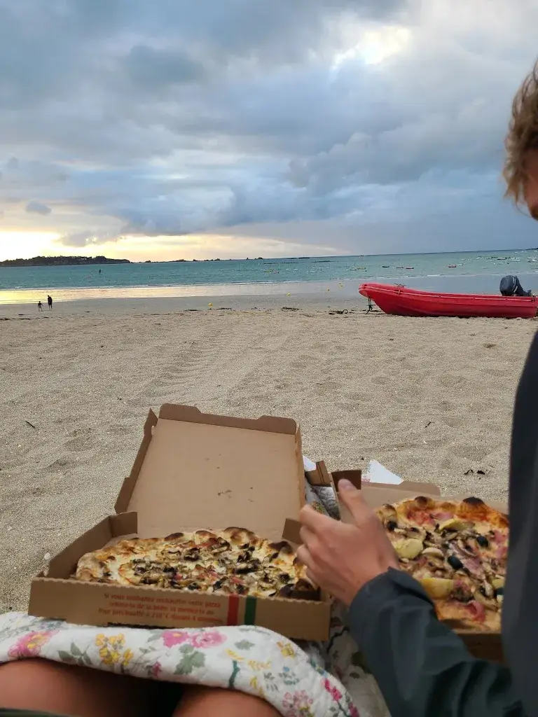 Capucine Parisse_Pongo Pizza club_Lancieux_review