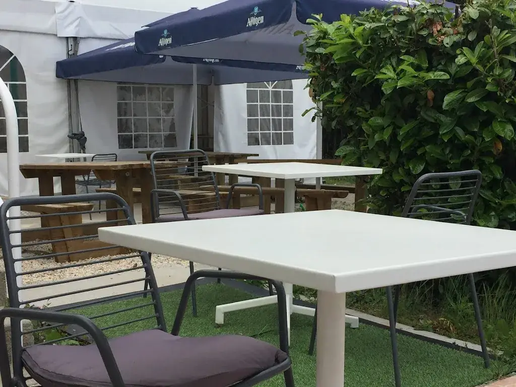 La P'tite Auberge. Cafe restaurant restaurant in Saint-Évarzec