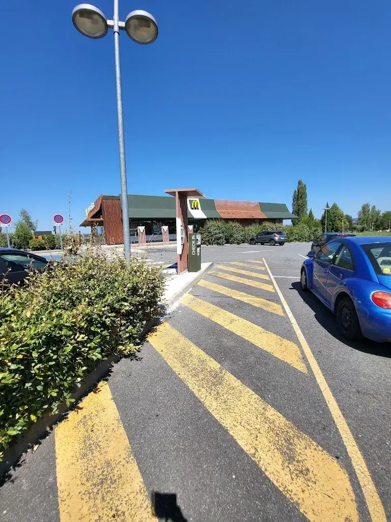 Sander R_McDonald's_Bellerive-sur-Allier_review