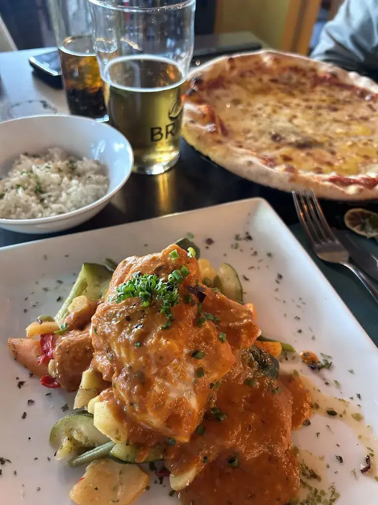 Anoma Dara_Le Marie Louise_Brest_review