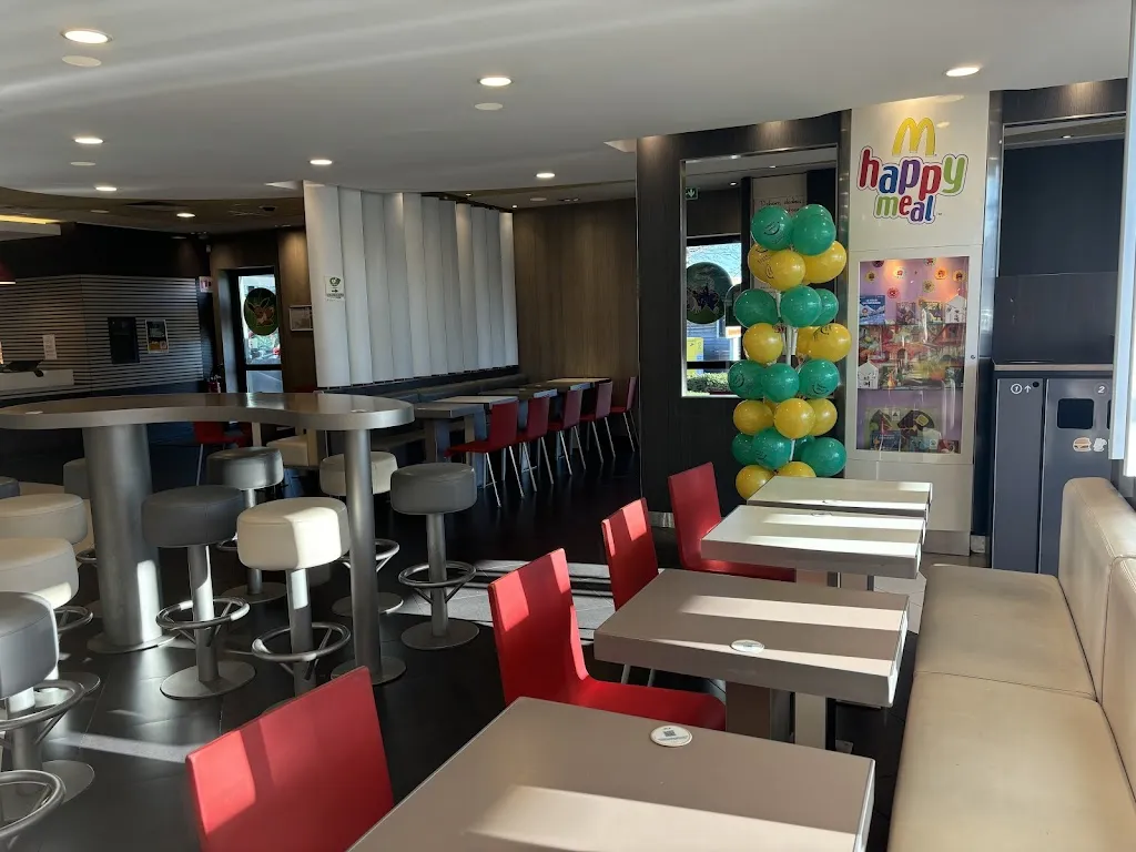 McDonald's_Guipavas_slider_image_1