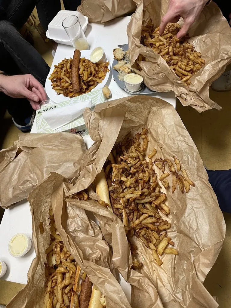 Donovan PEROU_Friterie Belge SERKEN Guipavas_Guipavas_review