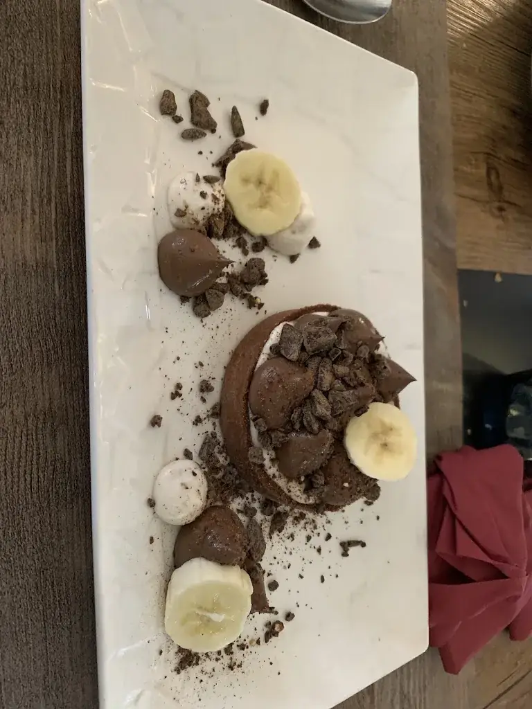 James Robert Dylan_Le Chenal_Porspoder_review