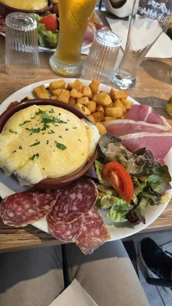 Jordan Henry_Restaurant - Pizzeria La Trattoria Besse_Besse-et-Saint-Anastaise_review