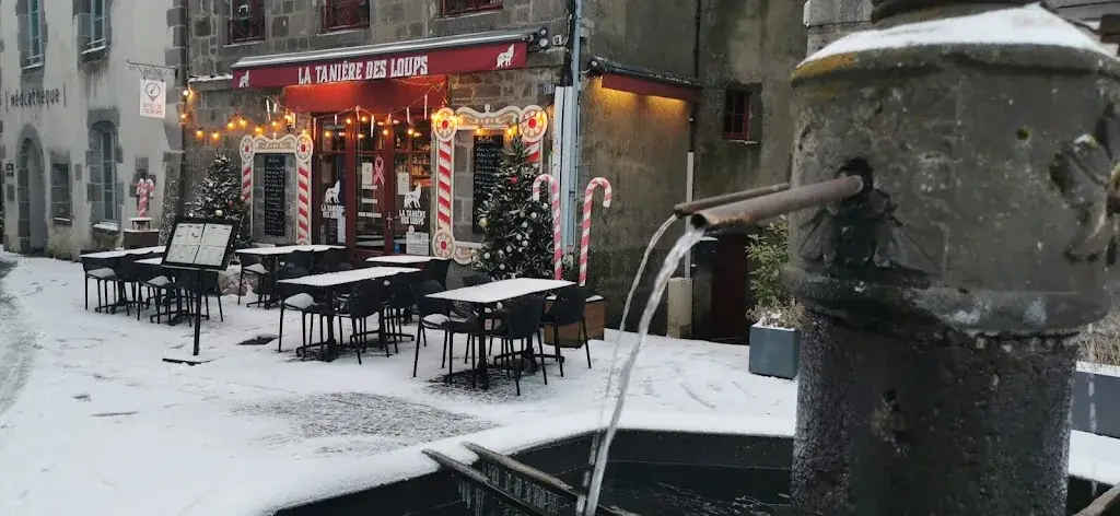 La Tanière des loups ristorante a Besse-et-Saint-Anastaise