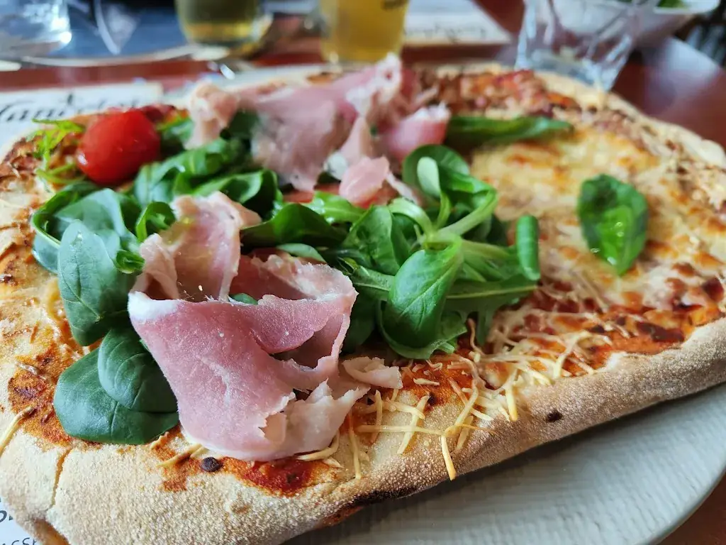 La Cremaillere restaurant in Landivisiau