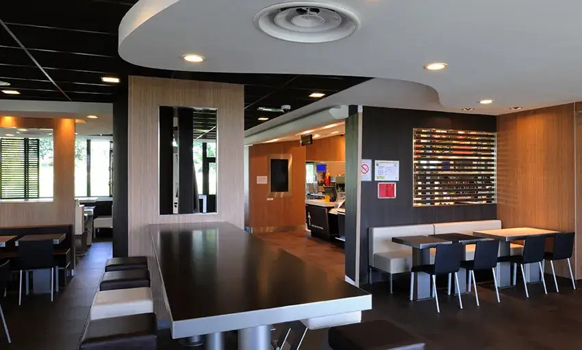 McDonald's_Landivisiau_slider_image_1