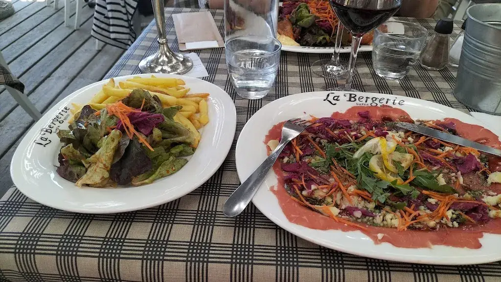 Restaurant la Bergerie Super Besse_Besse-et-Saint-Anastaise_slider_image_3