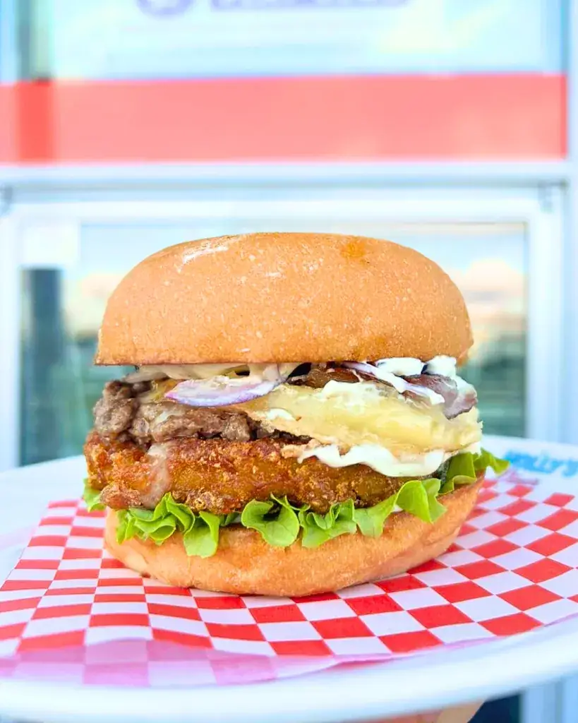 Holly's Diner_Langueux_slider_image_3