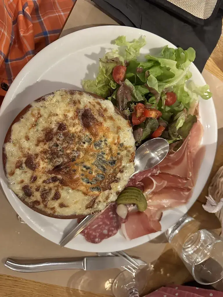 Fred van Os_Le Bessoi_Besse-et-Saint-Anastaise_review