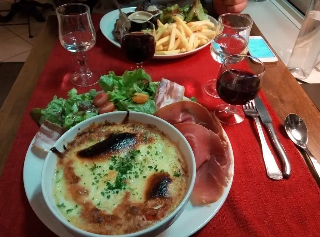 Pavla Serg_Le Bessoi_Besse-et-Saint-Anastaise_review