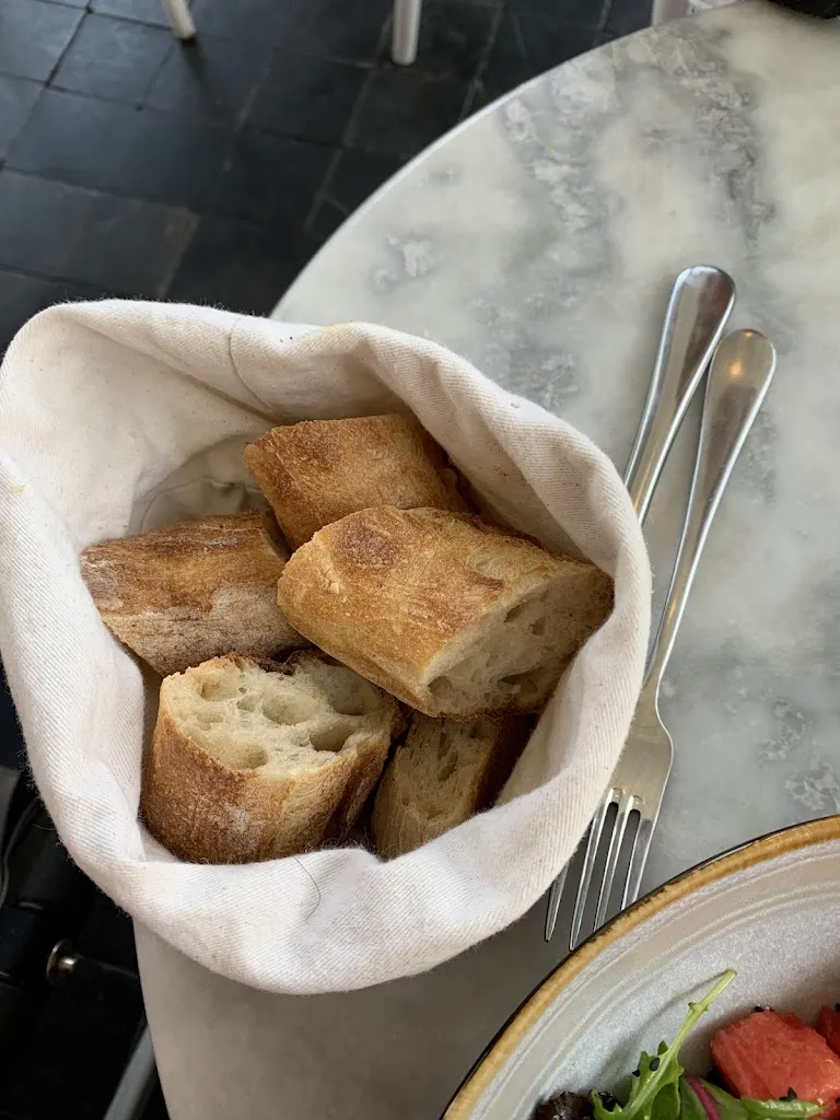 Giorgio Ippolito_Les Roger-Bontemps_Lanvallay_review