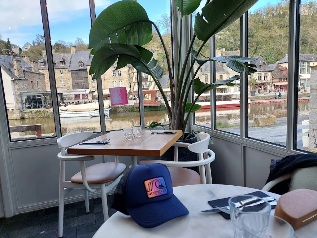 Les Roger-Bontemps Restaurant in Lanvallay