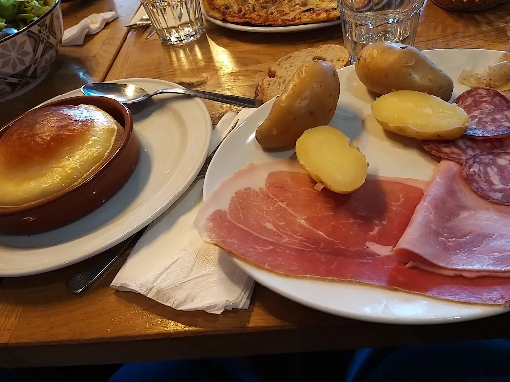 Menu_BRASSERIE LES PLANCHES_Besse-et-Saint-Anastaise_image_7