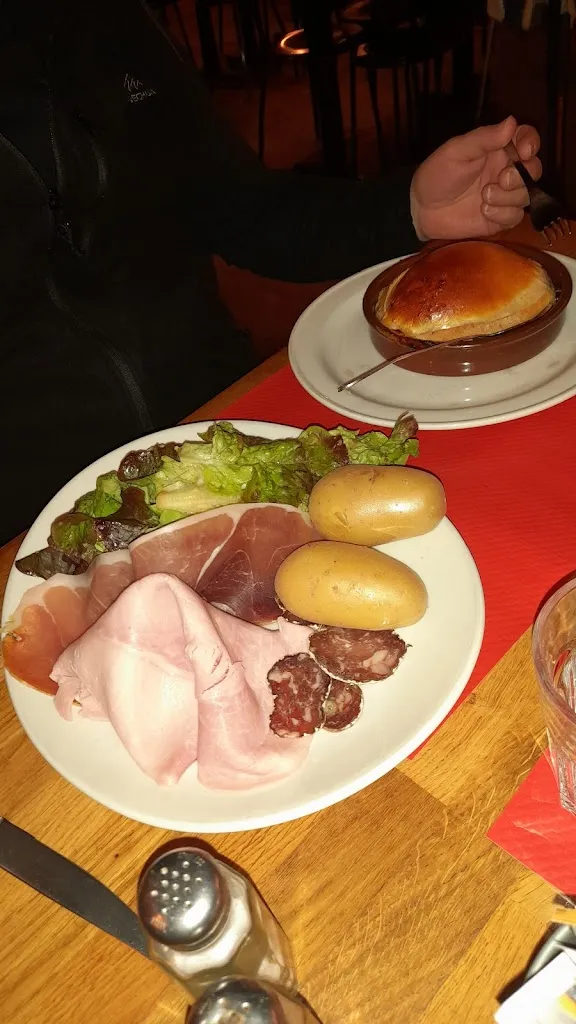 Menu_BRASSERIE LES PLANCHES_Besse-et-Saint-Anastaise_image_8