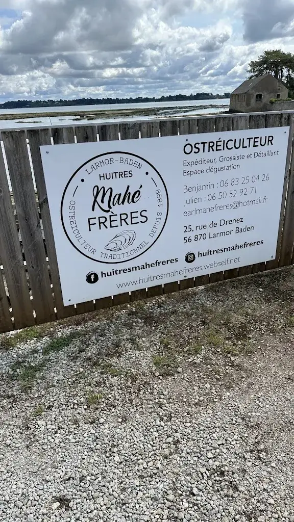 Damarys Puel_Huitres Mahé Frères_Larmor-Baden_review