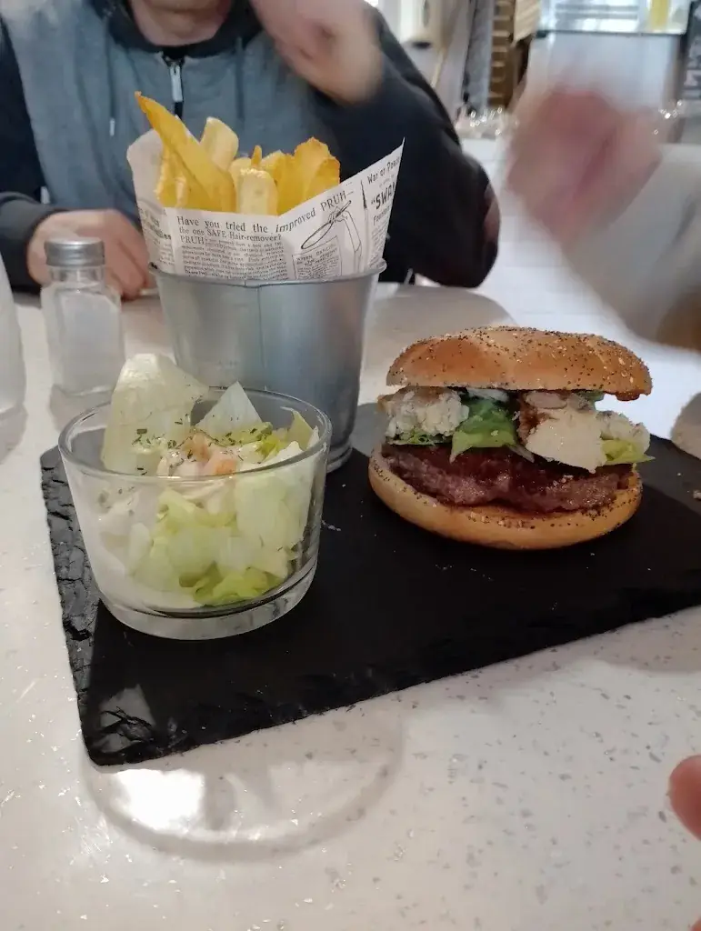 Karen Buffard_Louis Diner_Lamballe_review