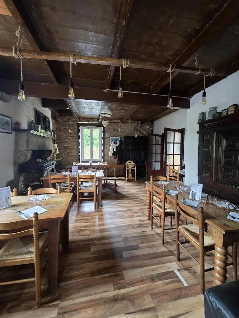 Patricia Le Roux_Crêperie, Pizzeria, Burgers du Pont de Paluden_Lannilis_review