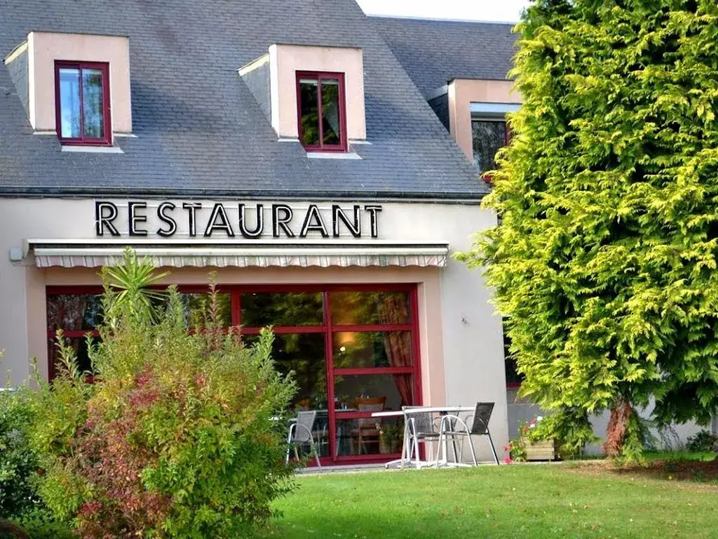 Logis Hôtel Lucotel restaurante en Lanvollon