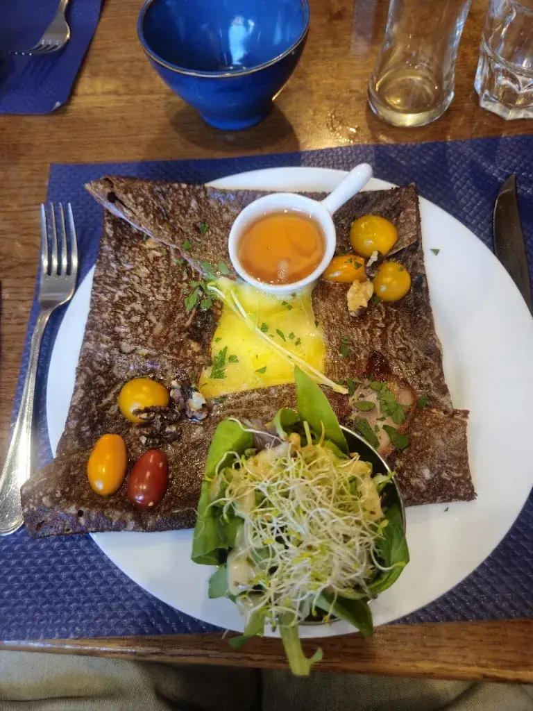 Eliott André Savolle_Crêperie La Fregate_Faou_review