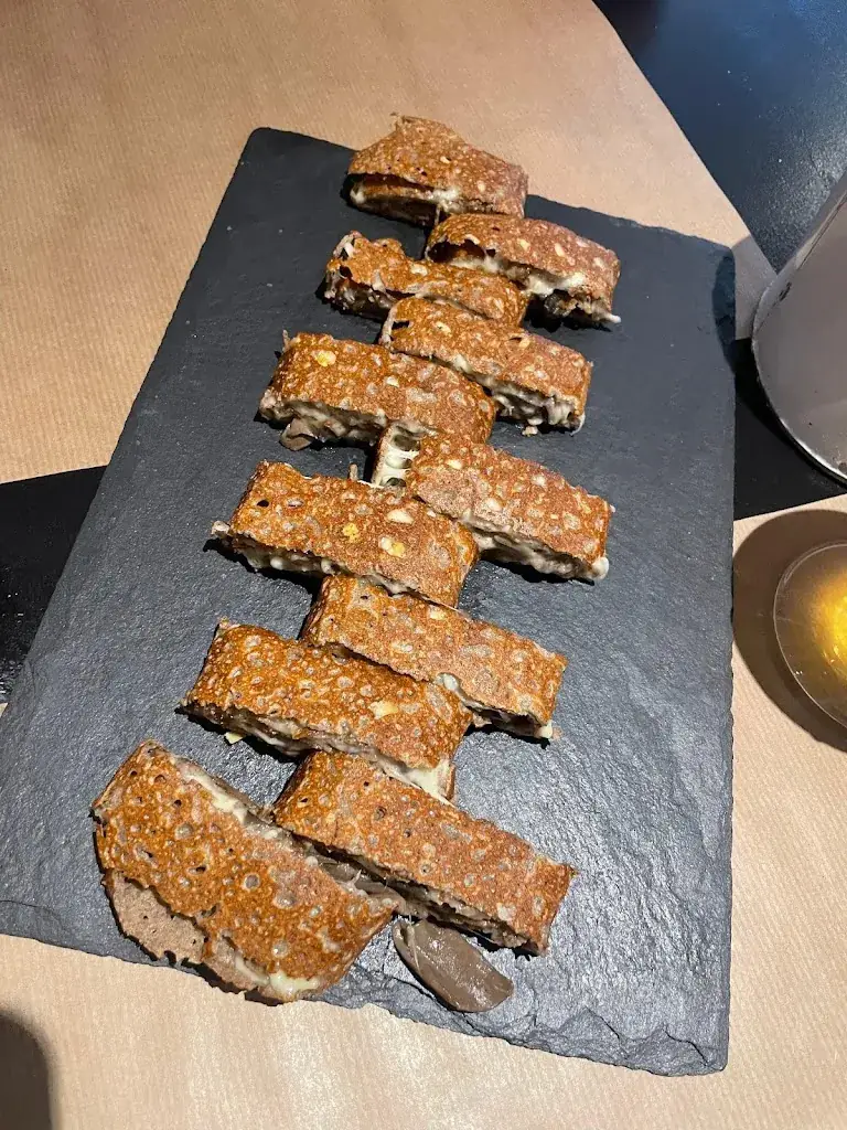 Bozo_Crêperie Le Vieux Pont_Bono_review