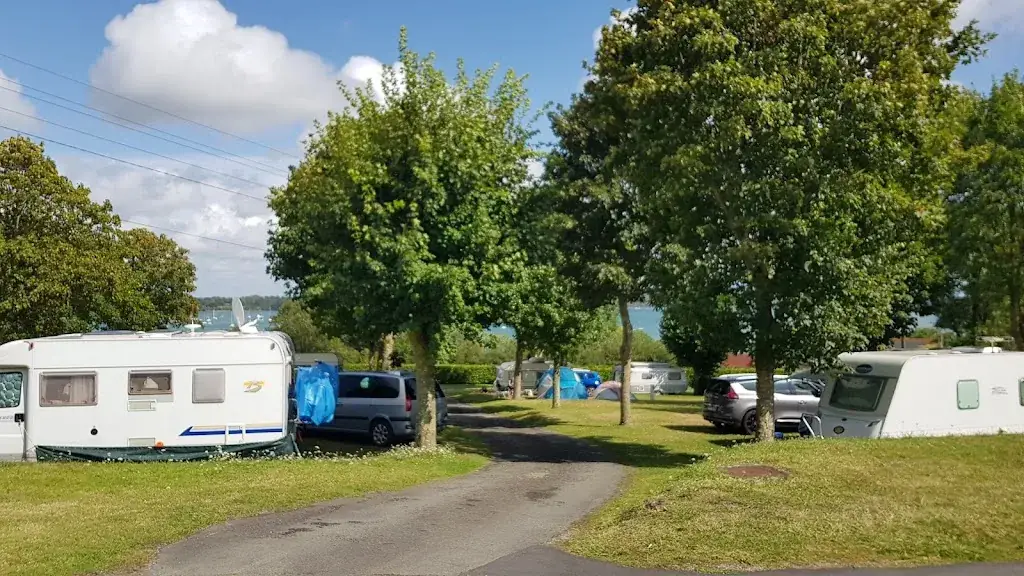 Camping Municipal "Le Rivage" restaurant in Minihic-sur-Rance