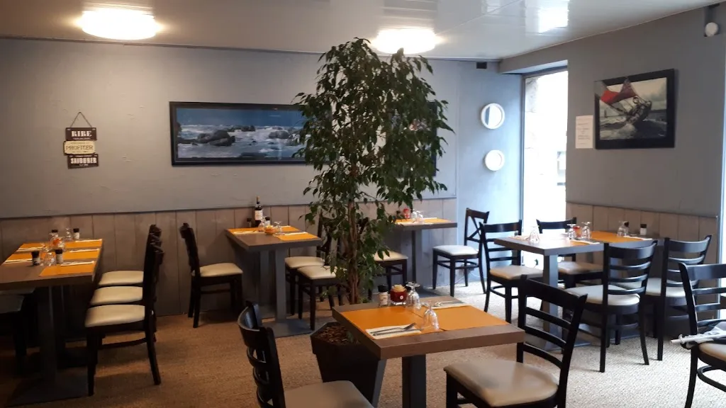 Le verre et l 'assiette Restaurant in Quintin