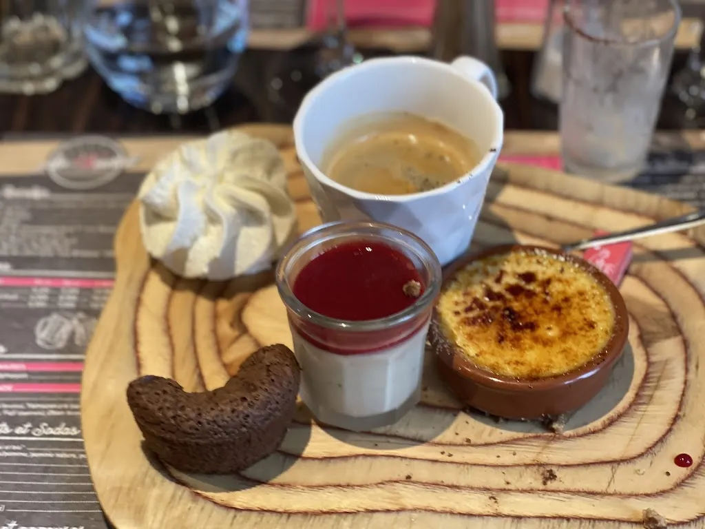 Ar Kastell_Quintin_slider_image_2