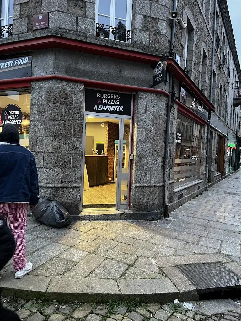 Au Kasdall Street Food Restaurant in Quintin