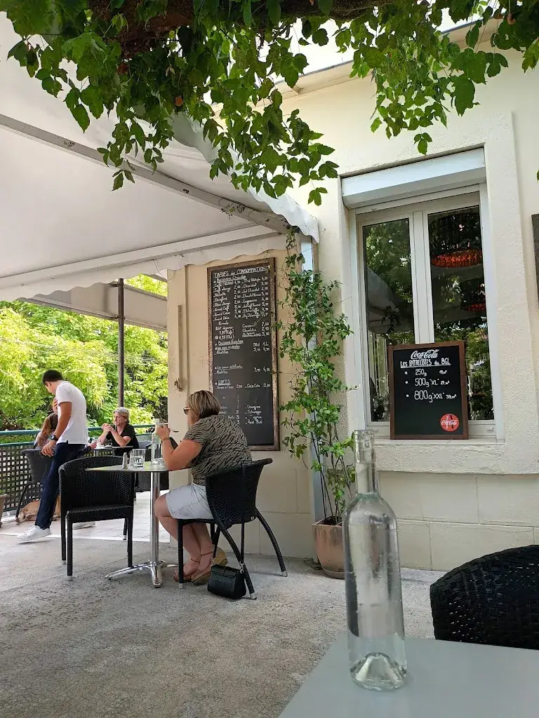 Lisbeth Rütz_Brasserie de la Gare - BGL CAFE_Langon_review