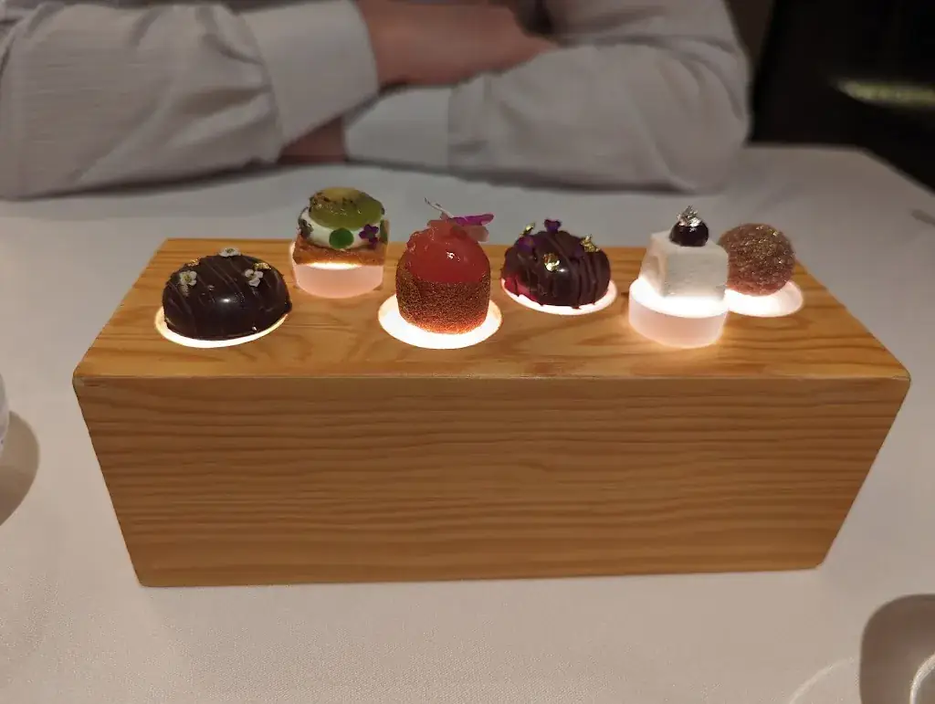 xyzpiggywigsxyz_Restaurant LALIQUE @ Château Lafaurie Peyraguey_Bommes_review