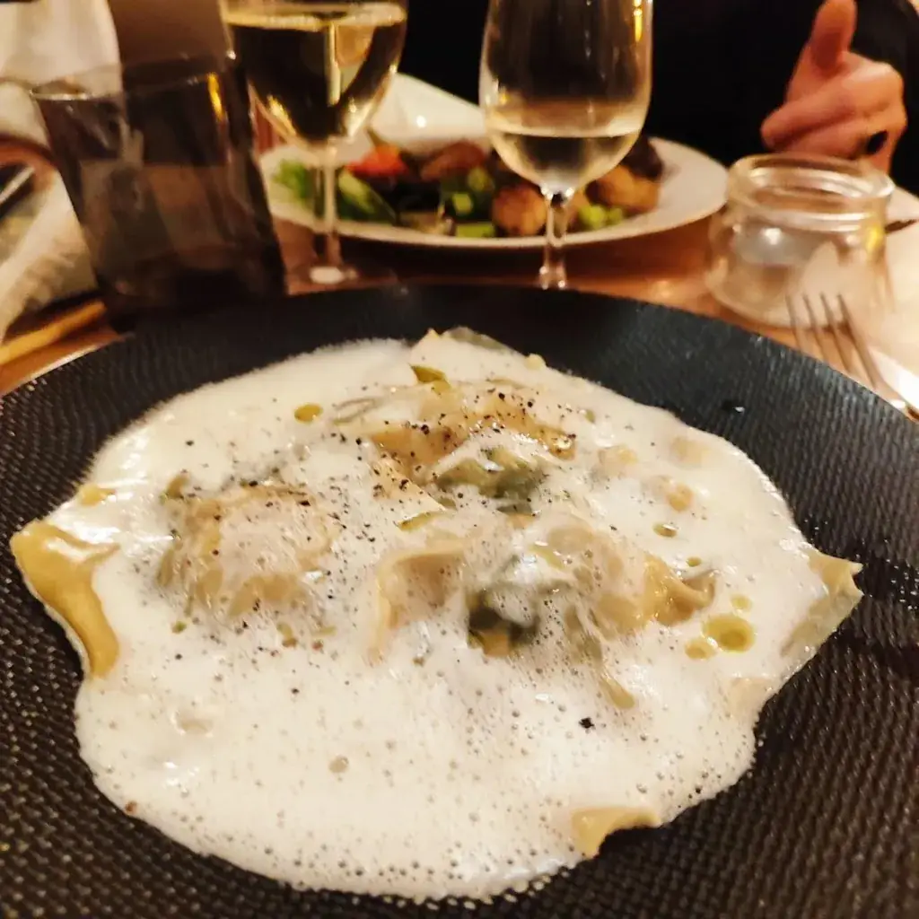 Les coudes sur la table_Dinan_slider_image_2