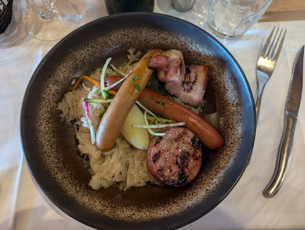 La Taverne - Table de caractère - Lécousse_Lécousse_slider_image_3