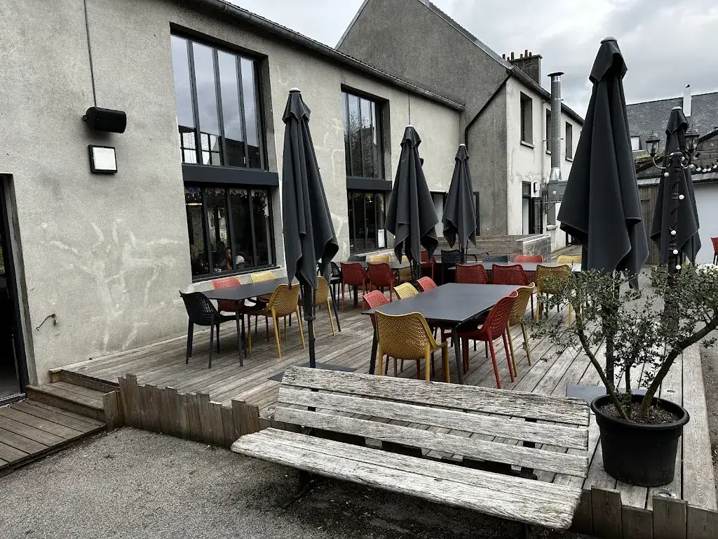 John Lund_La Fabrik Lesneven_Lesneven_review