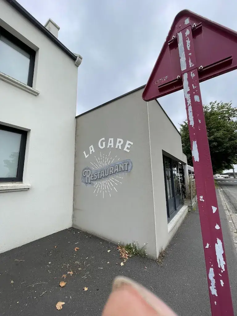 Jelaisse Monavis_La Gare_Lesneven_Bewertung