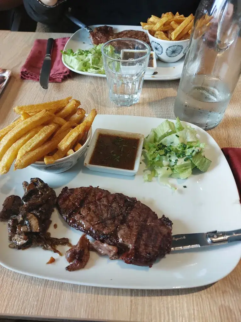 Le Feu de Bois_Rheu_slider_image_3