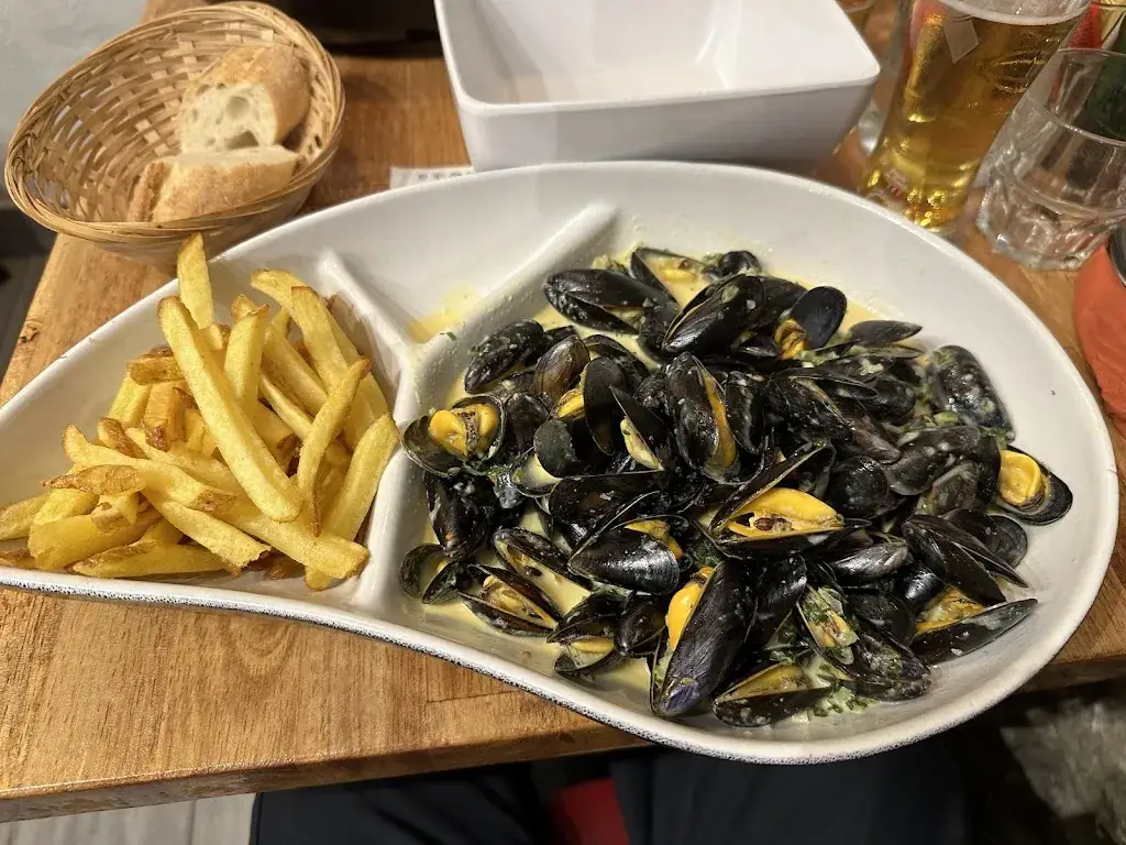 Le Verre à Pied_Palais_slider_image_2