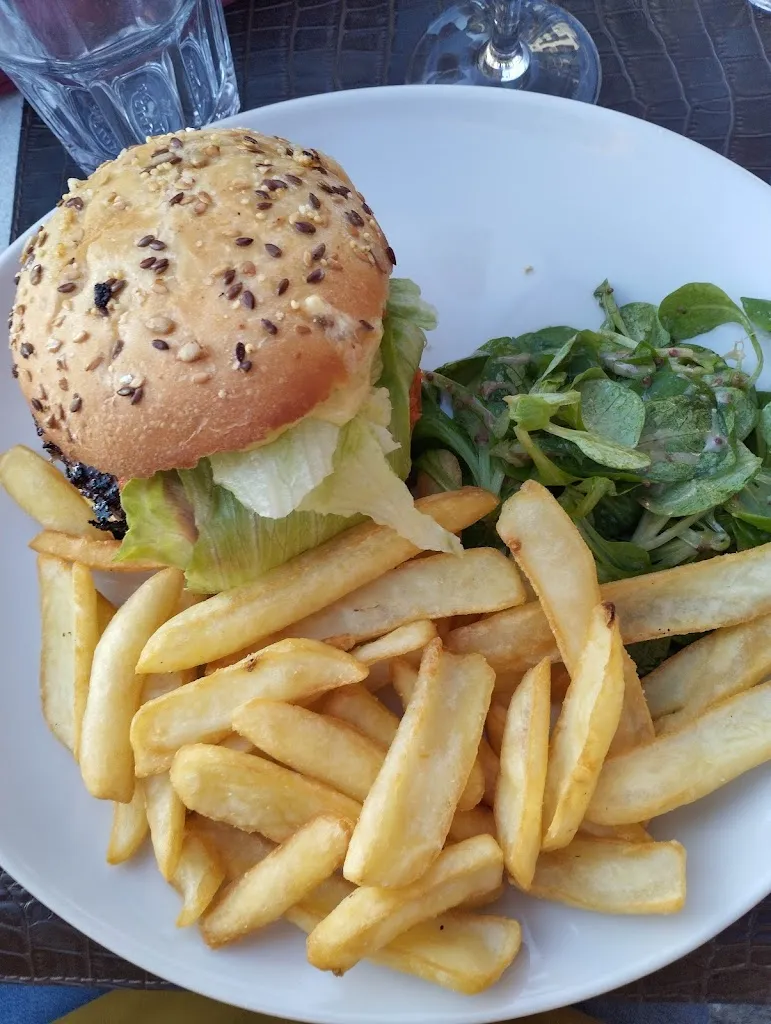 Damien C_L'Odyssée_Palais_review