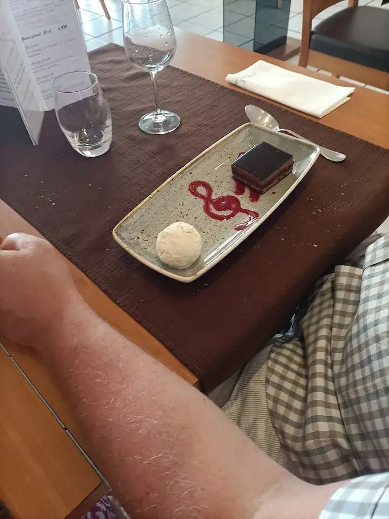 Virginie LE FEVRE_Restaurant L'aromate_Saint-Aubin-du-Cormier_review